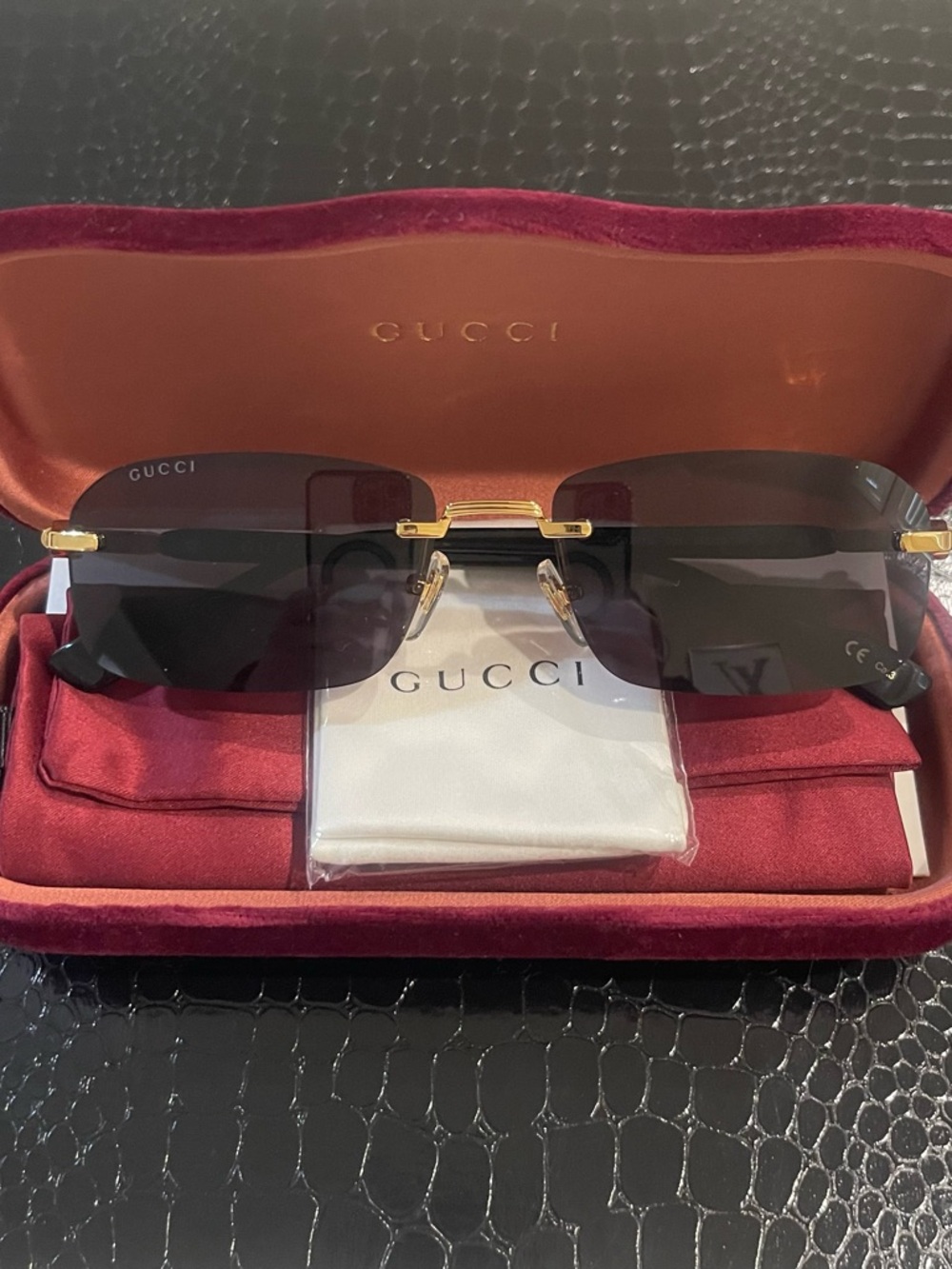 Gucci GG1221S 001 Black Gold Gray Lense Sunglasses with Case Pouch and Cloth - Picture 6 of 8